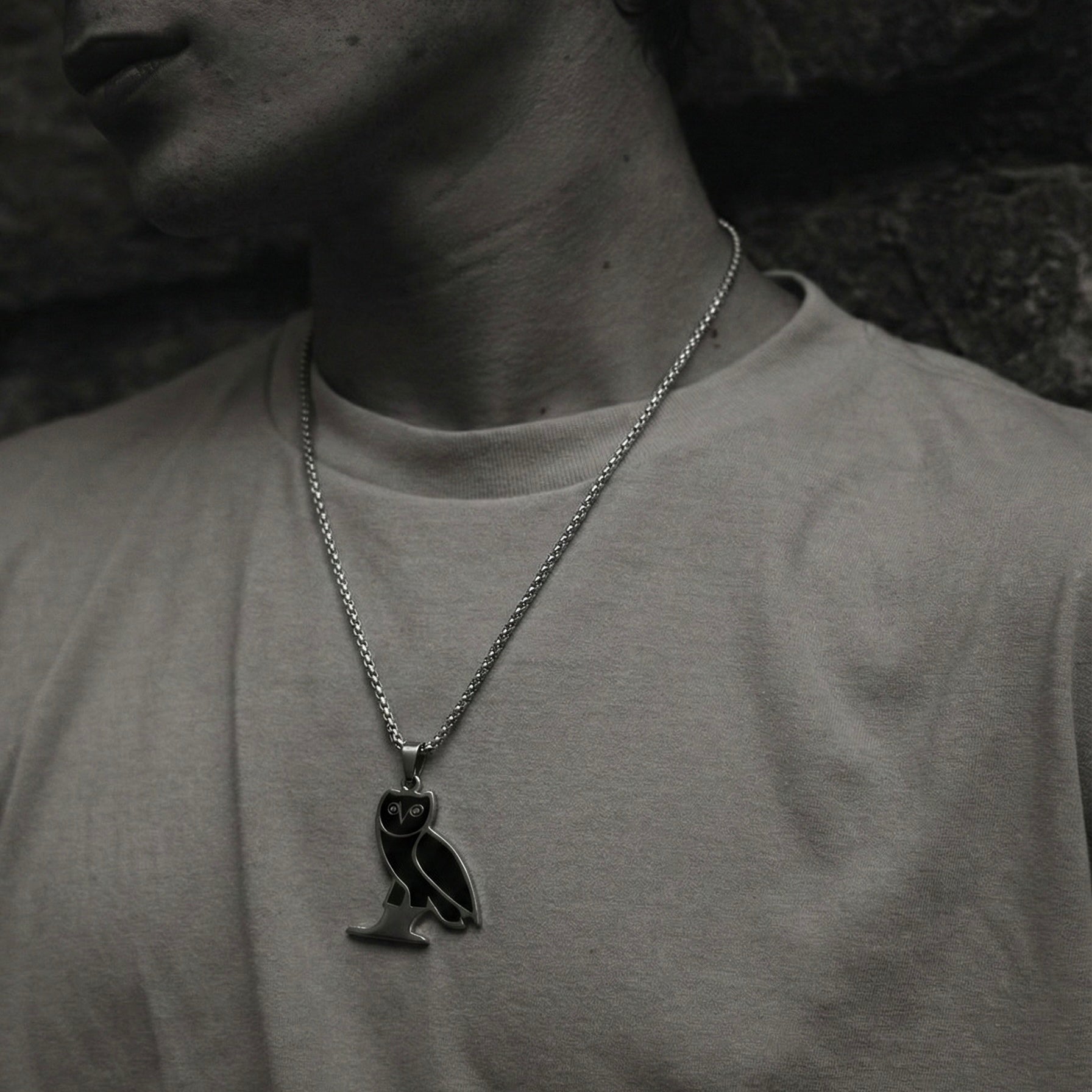 Drake OVO Owl Pendant Necklace – Stainless Steel with Black Onyx Finish & Custom Chain